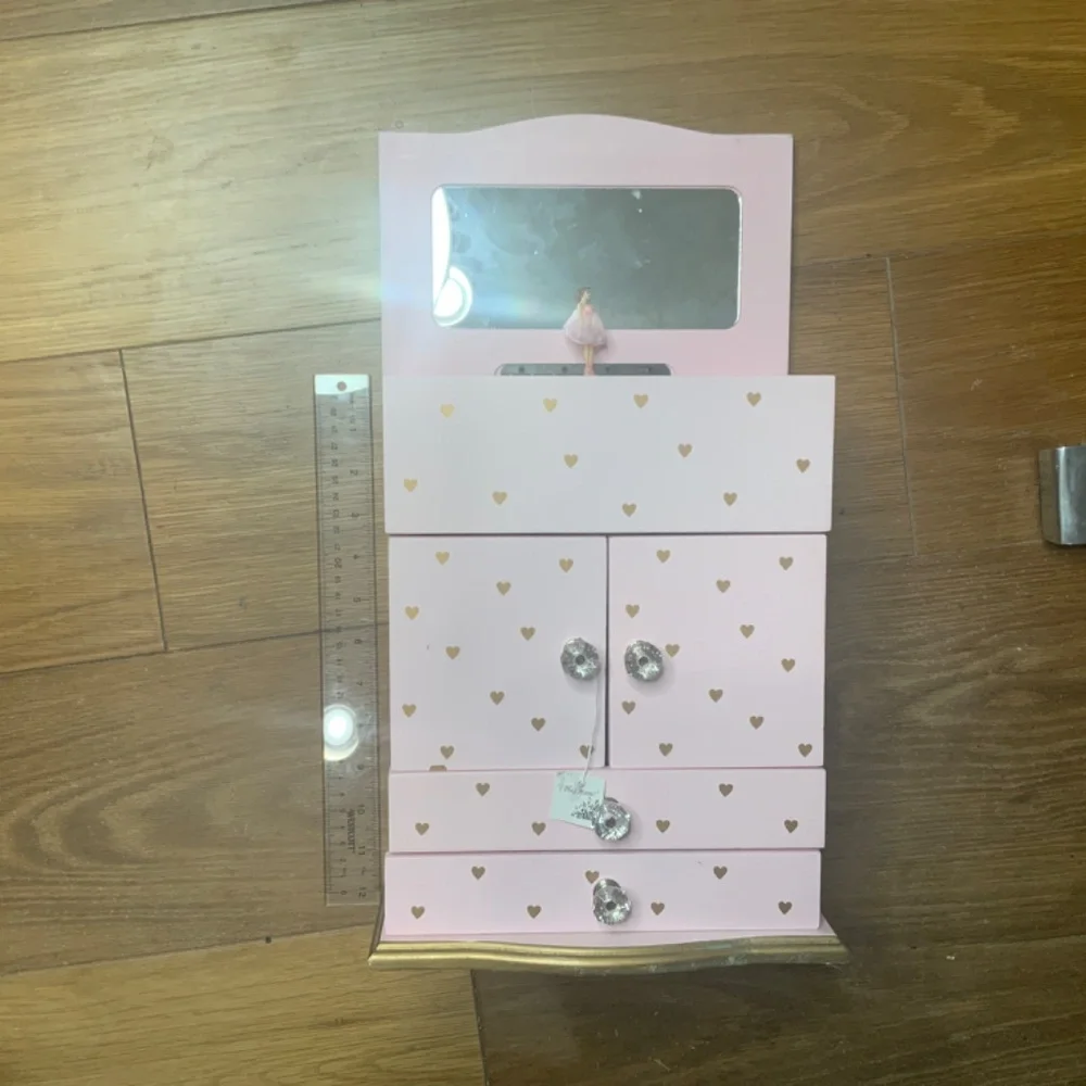 N/A jewelry box